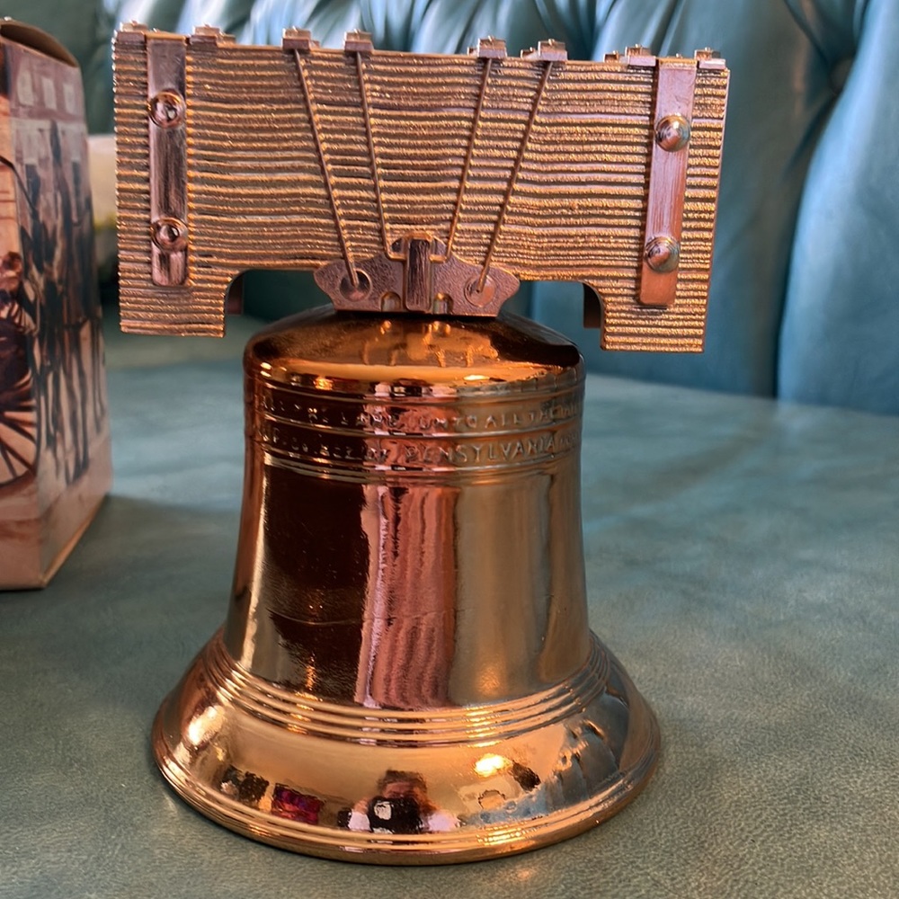 Avon “Liberty Bell” Decanter - Picture 3 of 8